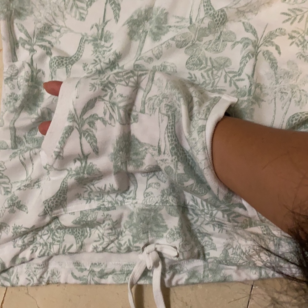 Giraffe Safari Hooded Short Sleeve Shirt - Picture 5 of 7
